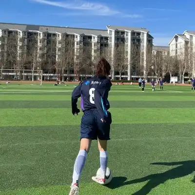 邹飞